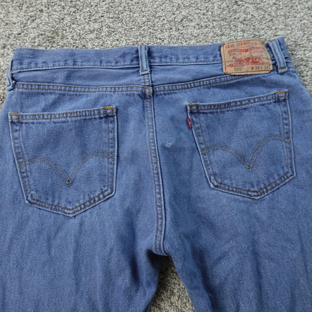 Levis Jeans Mens 36X32 Dark Blue Denim Pants 505 Straight Leg Western Cowboy Y2K
